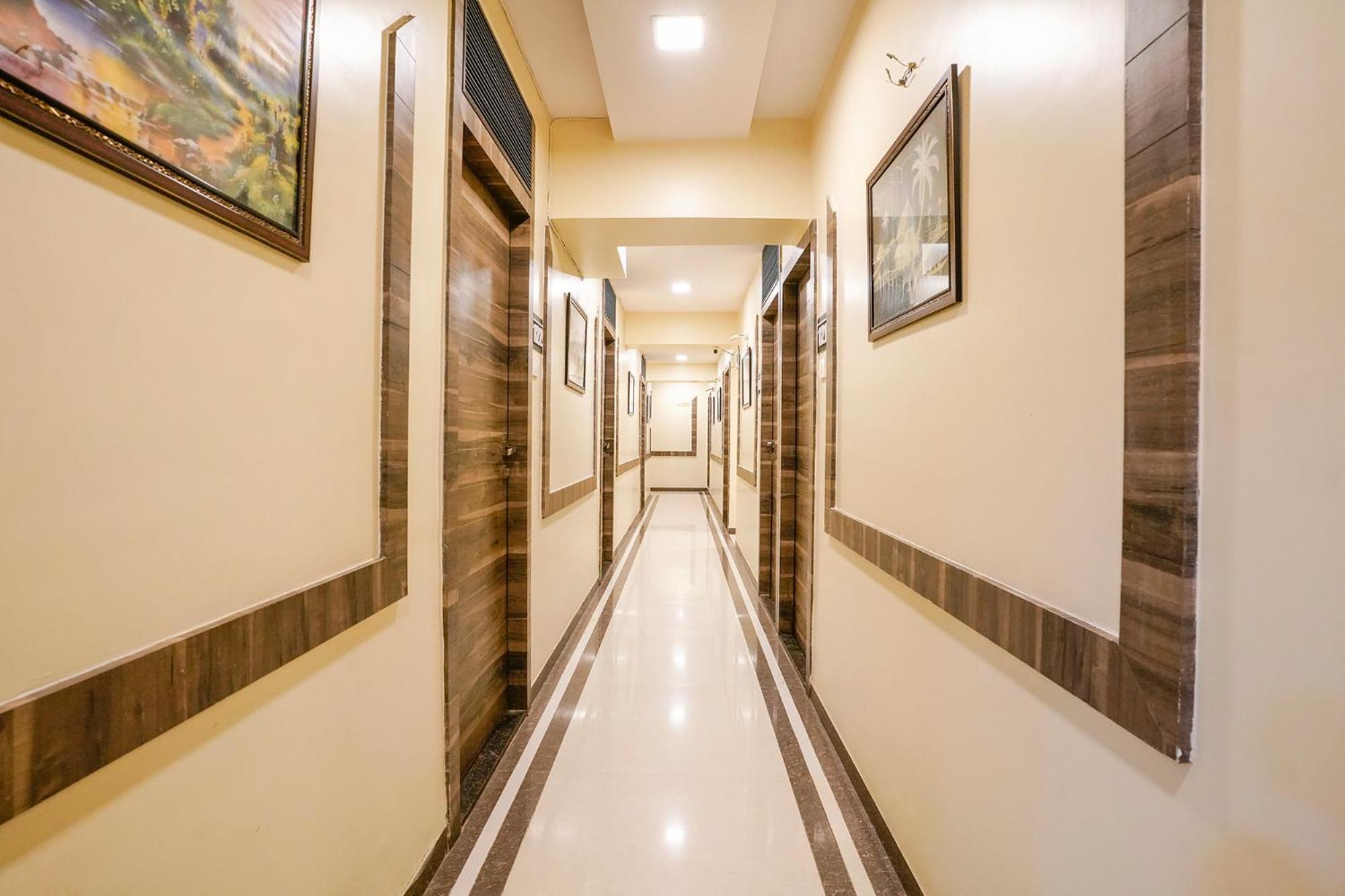 Hotel Fabexpress Sarah Gold - Nr Nesco Exhibition Center Bombay Esterno foto